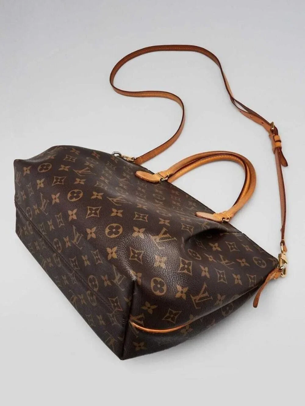 Louis Vuitton Monogram Canvas Turenne MM Bag